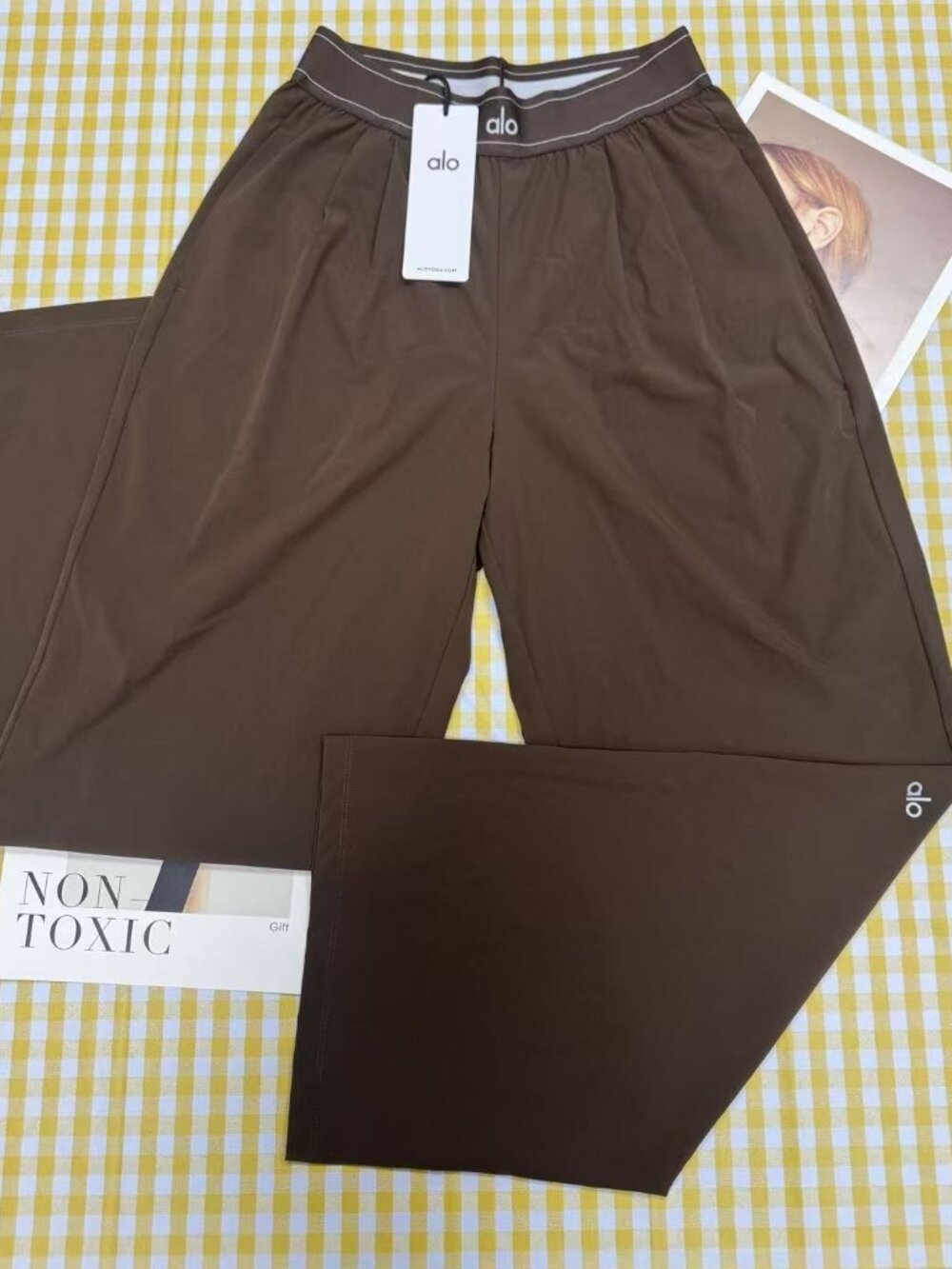 NWT 🤎🥳 ALO Yoga Women's Classic Espresso Relaxed Straight Leg Pants  | Regular